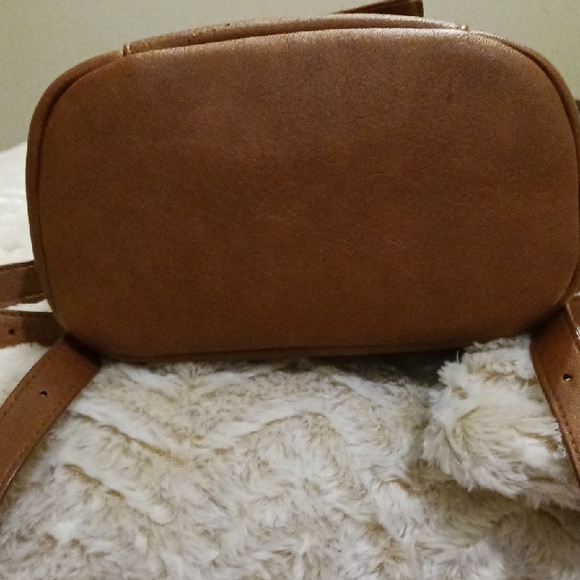 Brown Leather Drawstring Backpack/Bucket Bag - Picture 5 of 7